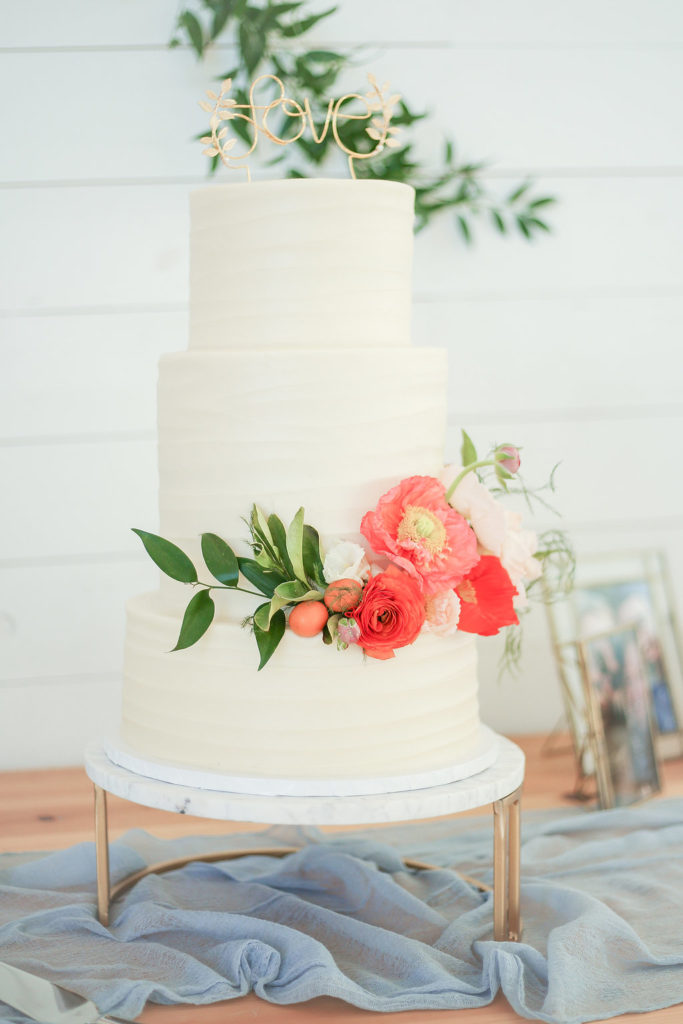 Touch of Whimsy Design and Coordination with Lyndsay Lyon Photography, The Prospect House, and Black Petal Floral Design
