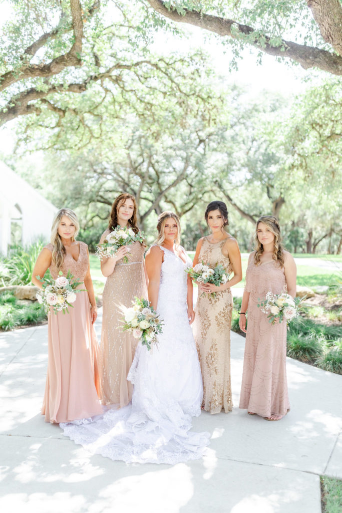 Wedding at Chandelier of Gruene, Touch of Whimsy Design and Coordination, Subtle textured wedding, bridesmaids, photography by Jessica Chole Photography